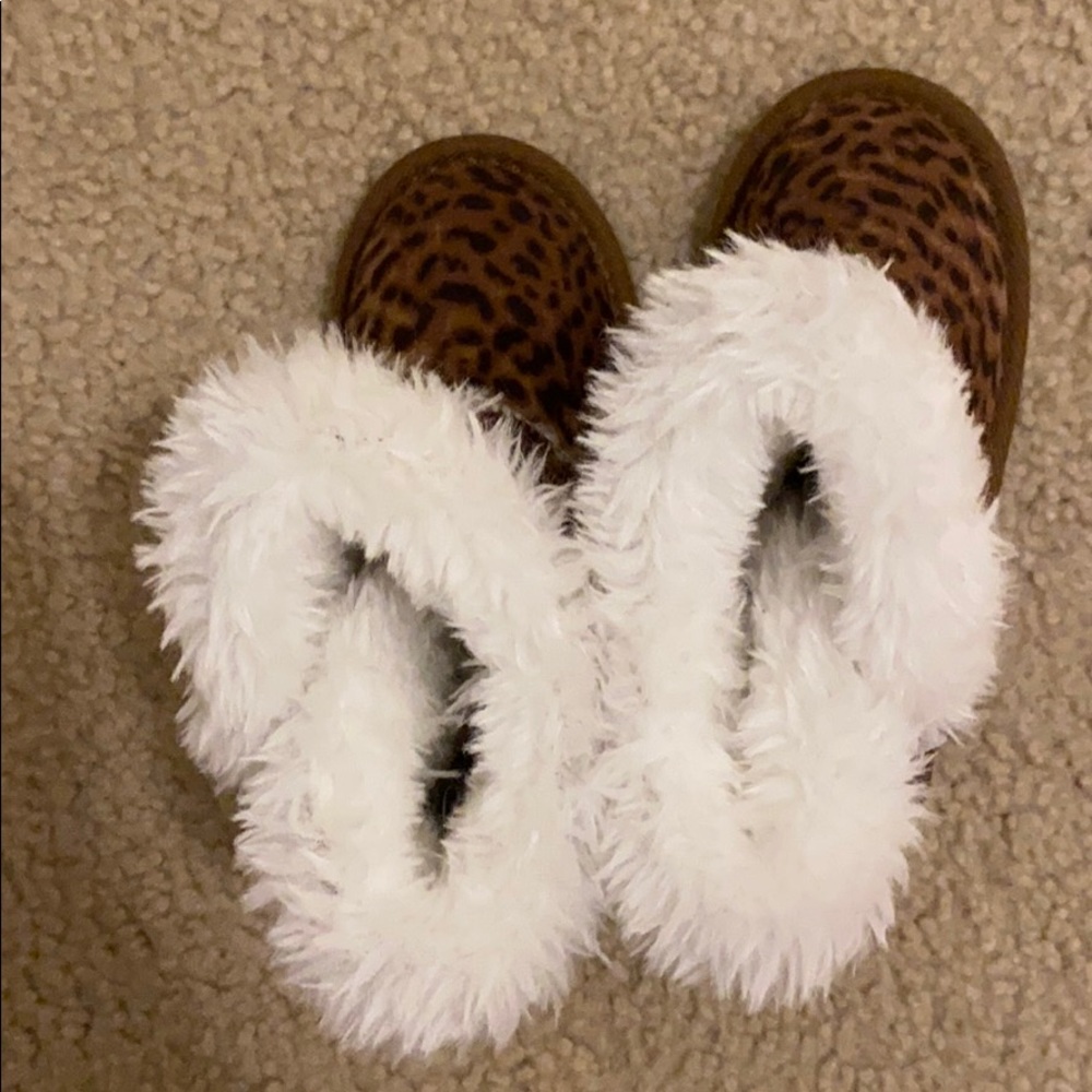 Snow Boots - Picture 3 of 4